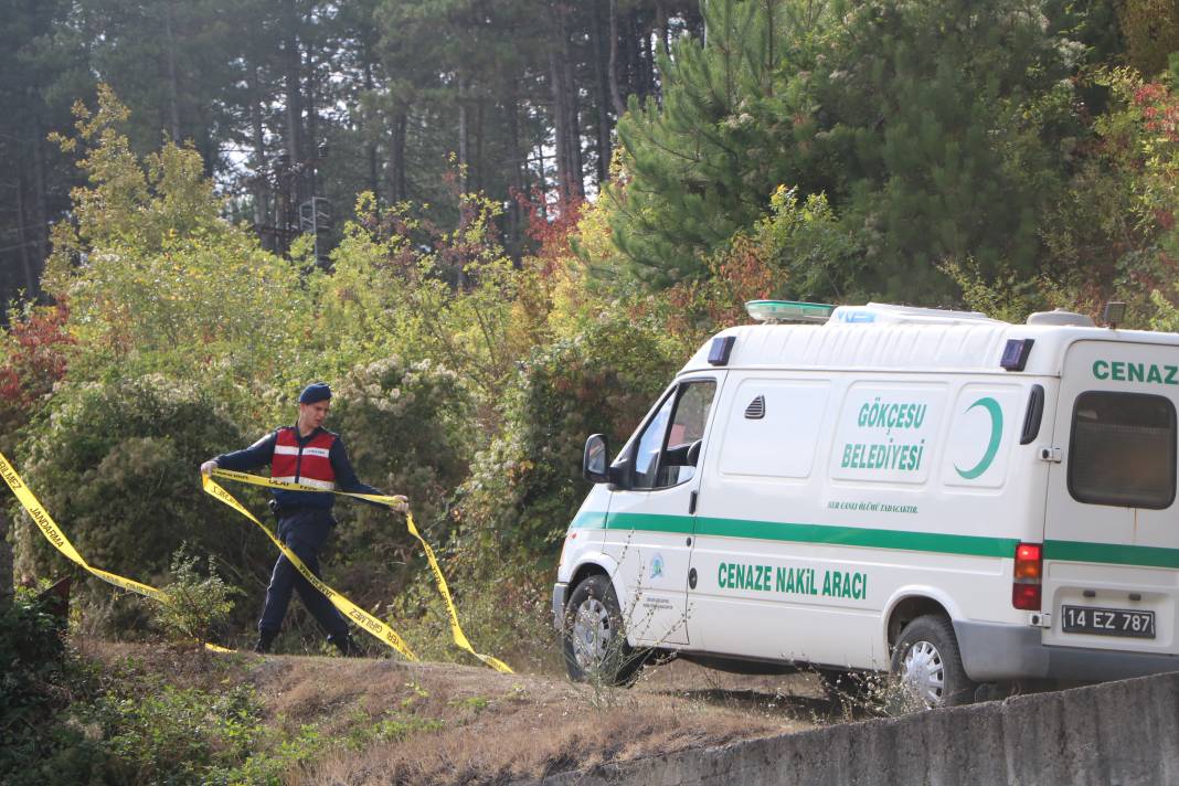 Yerin 150 metre altında feci ölüm! Vagonlar arasına sıkıştı 1